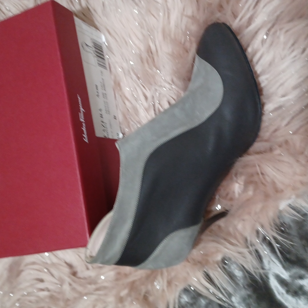 2 GrayTone Booties  size 10